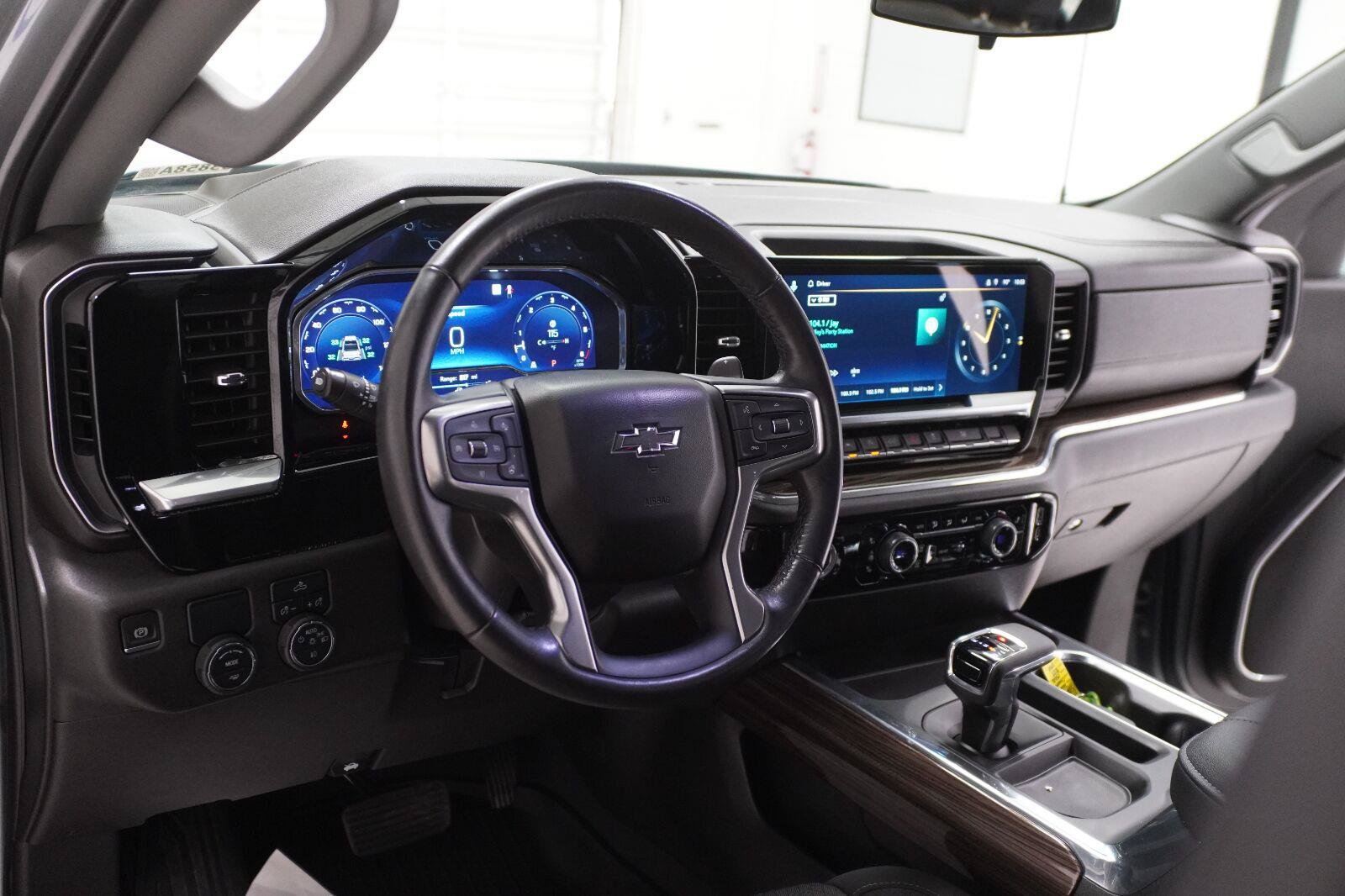 Used 2023 Chevrolet Silverado 1500 RST RWD image 8