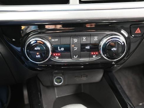 Used 2024 Chevrolet Trax ACTIV FWD image 23