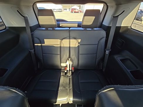 Used 2017 GMC Acadia SLT image 21