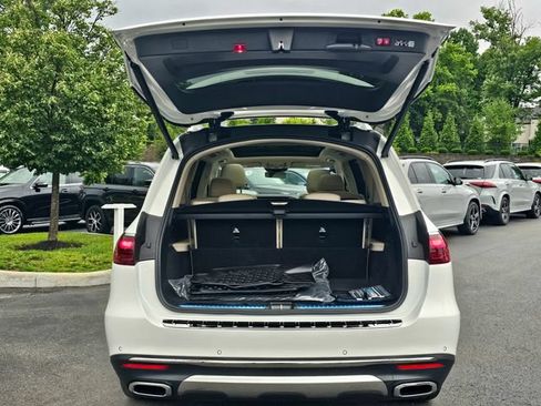 New 2026 Mercedes-Benz GLS 450 4MATIC image 9