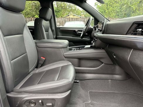 Certified 2025 Chevrolet Suburban Z71 AWD/4WD image 28