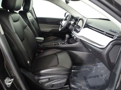 Used 2022 Jeep Compass Latitude image 14