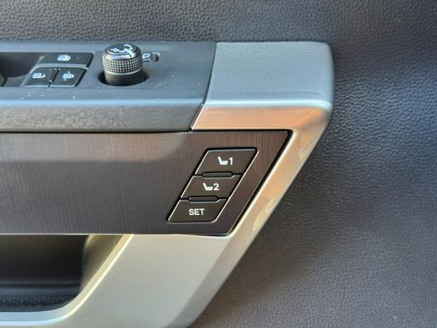 Used 2022 Toyota Tundra Platinum AWD/4WD image 18