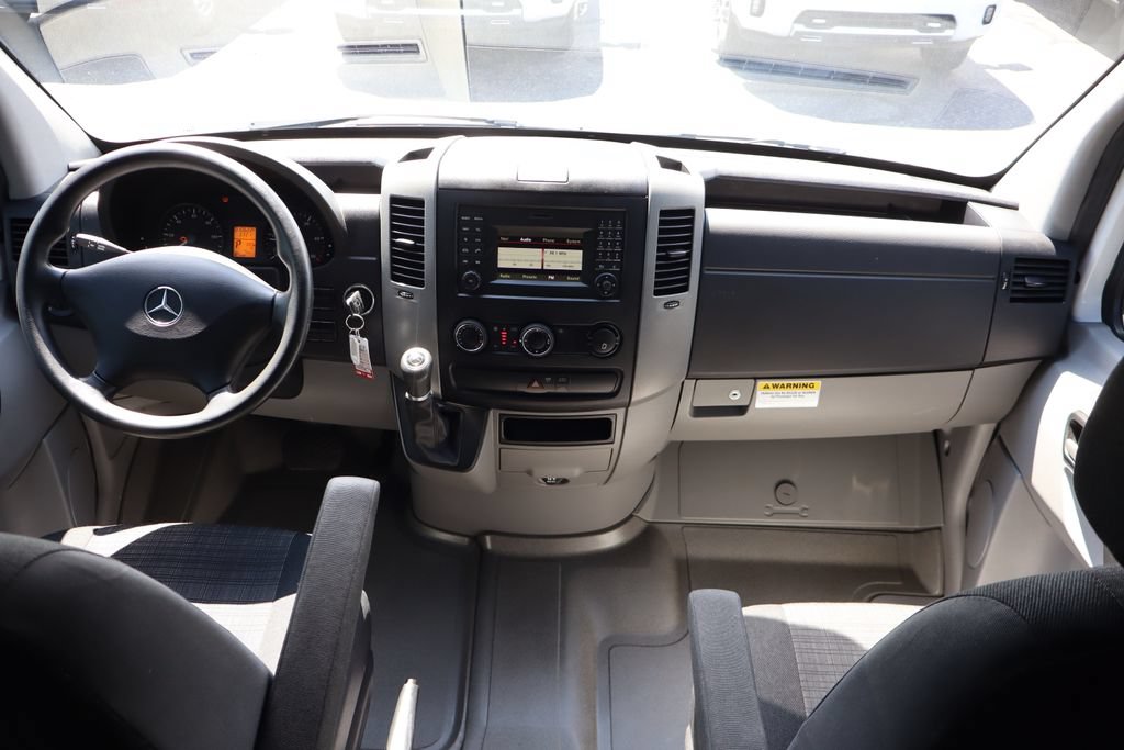 Used 2015 Mercedes-Benz Sprinter 2500 image 17
