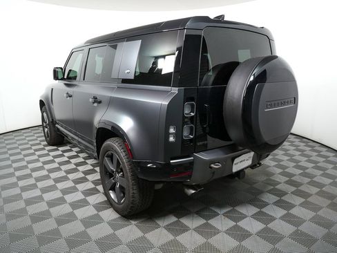 Used 2023 Land Rover Defender 110 V8 image 3