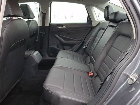 Used 2024 Volkswagen Jetta SE image 12