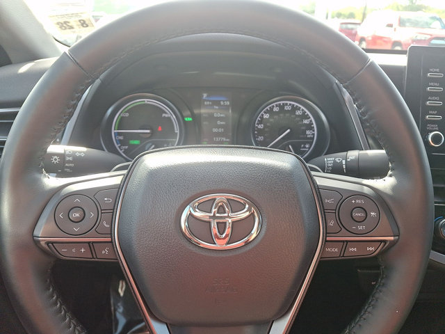 Used 2024 Toyota Camry SE w/ Cold Weather Package FWD image 16