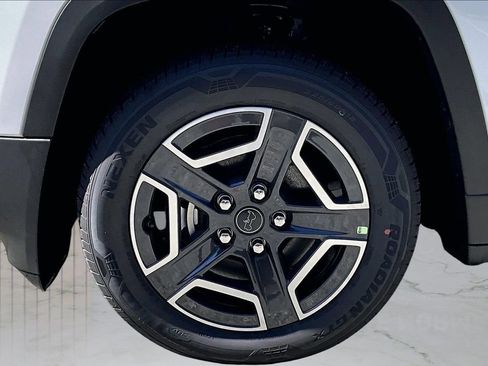 New 2026 Jeep Cherokee Laredo AWD/4WD image 30