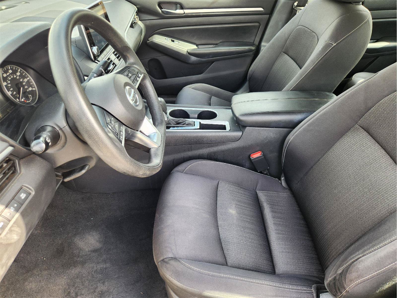 Used 2022 Nissan Altima 2.5 SV FWD image 13