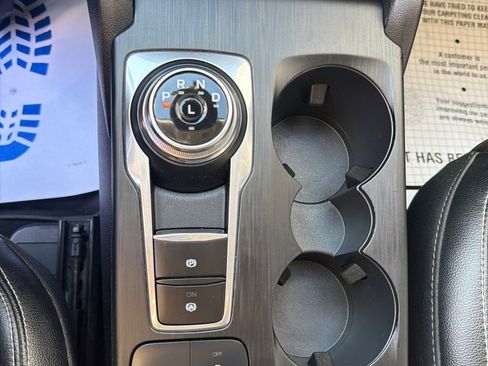 Used 2022 Ford Escape SEL w/ Technology Package image 17