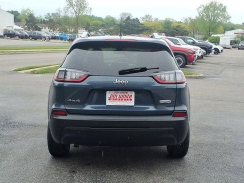 Used 2019 Jeep Cherokee Latitude Plus w/ Comfort/Convenience Group AWD/4WD image 19