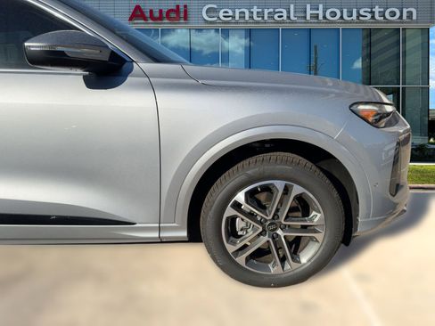 New 2025 Audi Q5 Premium Plus image 11