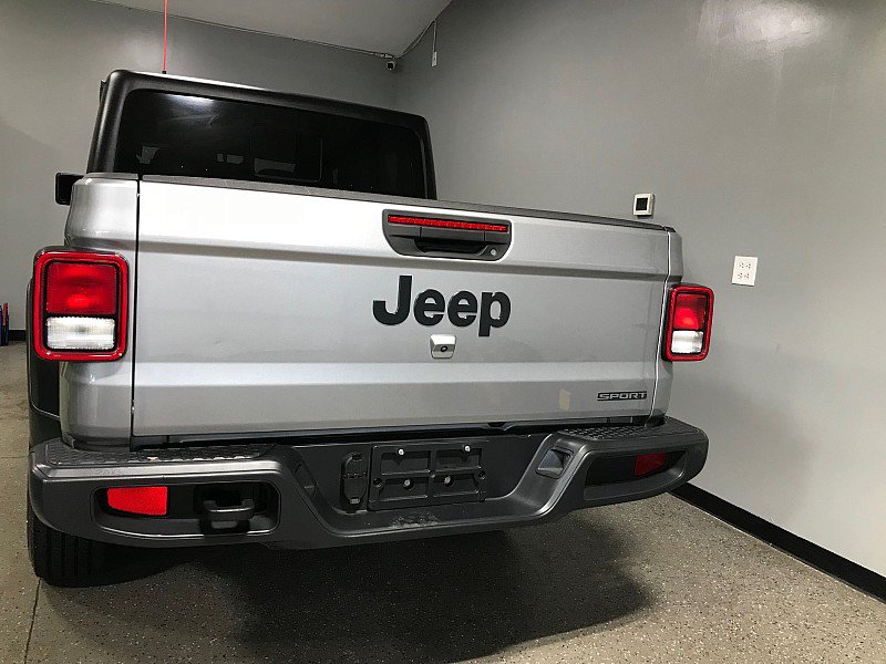 Used 2020 Jeep Gladiator Sport w/ Quick Order Package 24S AWD/4WD image 4