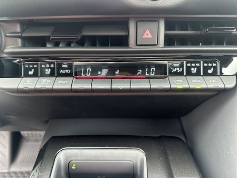 New 2026 Toyota Crown Signia AWD/4WD image 18