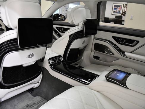 Used 2023 Mercedes-Benz Maybach S 680 4MATIC image 18