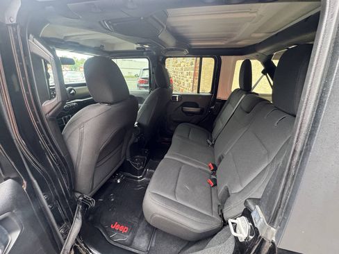 Used 2018 Jeep Wrangler Unlimited Sport S AWD/4WD image 17