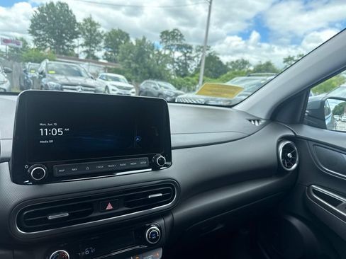Used 2023 Hyundai Kona Limited AWD/4WD image 9