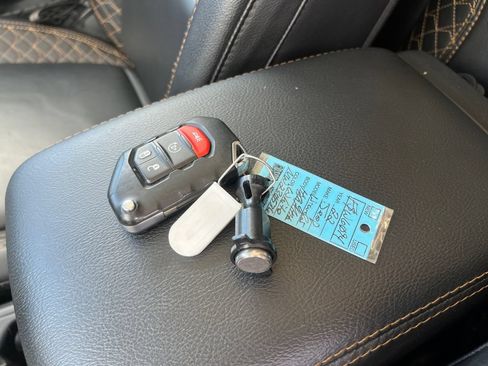 Used 2022 Jeep Wrangler Unlimited Sahara AWD/4WD image 34