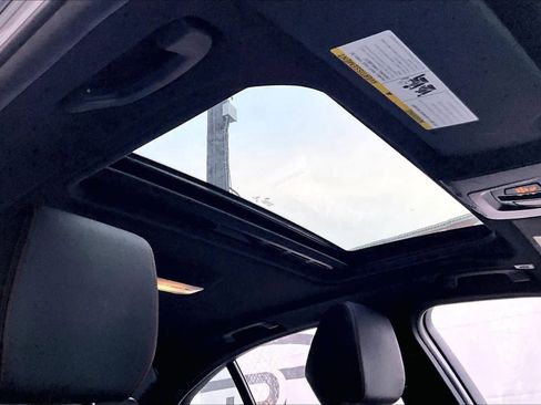 Used 2018 BMW 330e image 14