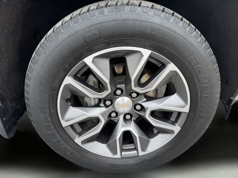 Used 2022 Chevrolet Silverado 1500 LT AWD/4WD image 28