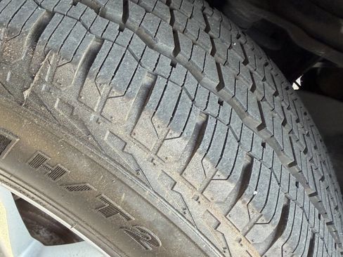 Used 2009 Ford Explorer Sport Trac XLT image 16