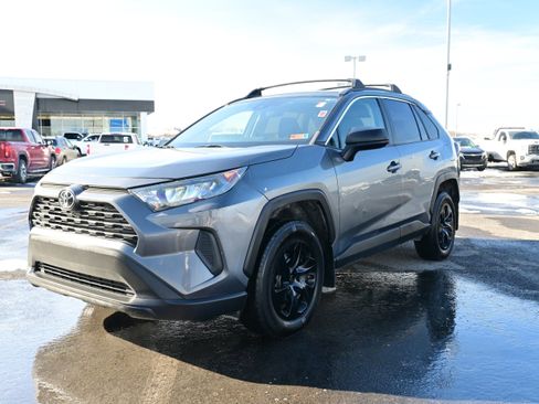 Used 2020 Toyota RAV4 LE image 4
