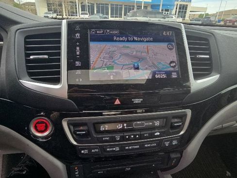 Used 2018 Honda Pilot Touring image 6