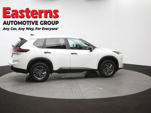 Used 2024 Nissan Rogue S AWD/4WD image 46
