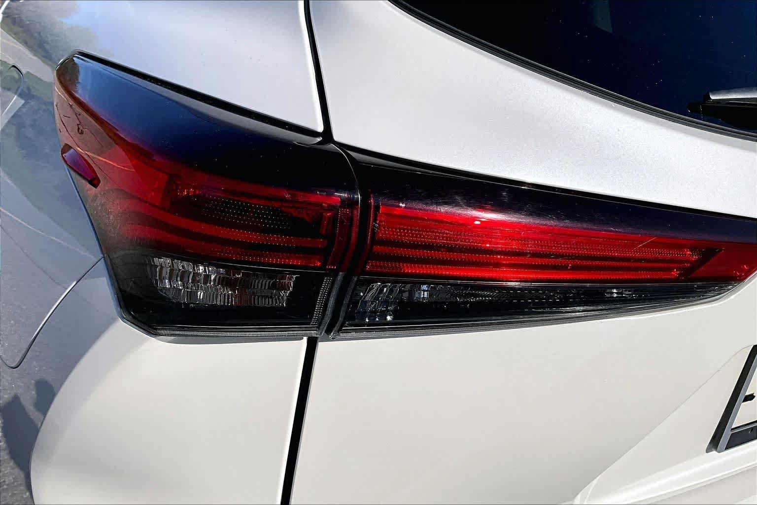 Used 2020 Toyota Highlander Limited AWD/4WD image 28