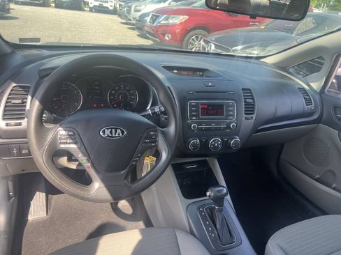 Used 2014 Kia Forte LX w/ Popular Package FWD image 11