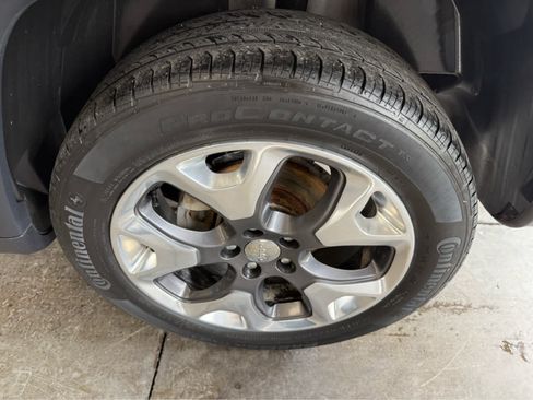 Used 2019 Jeep Compass Limited AWD/4WD image 33