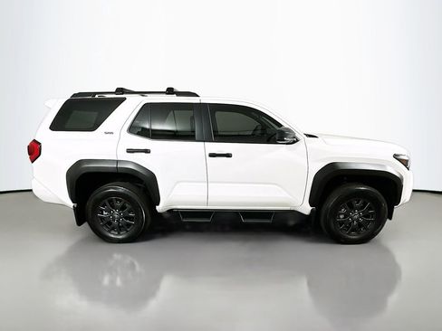 Certified 2025 Toyota 4Runner SR5 AWD/4WD image 4