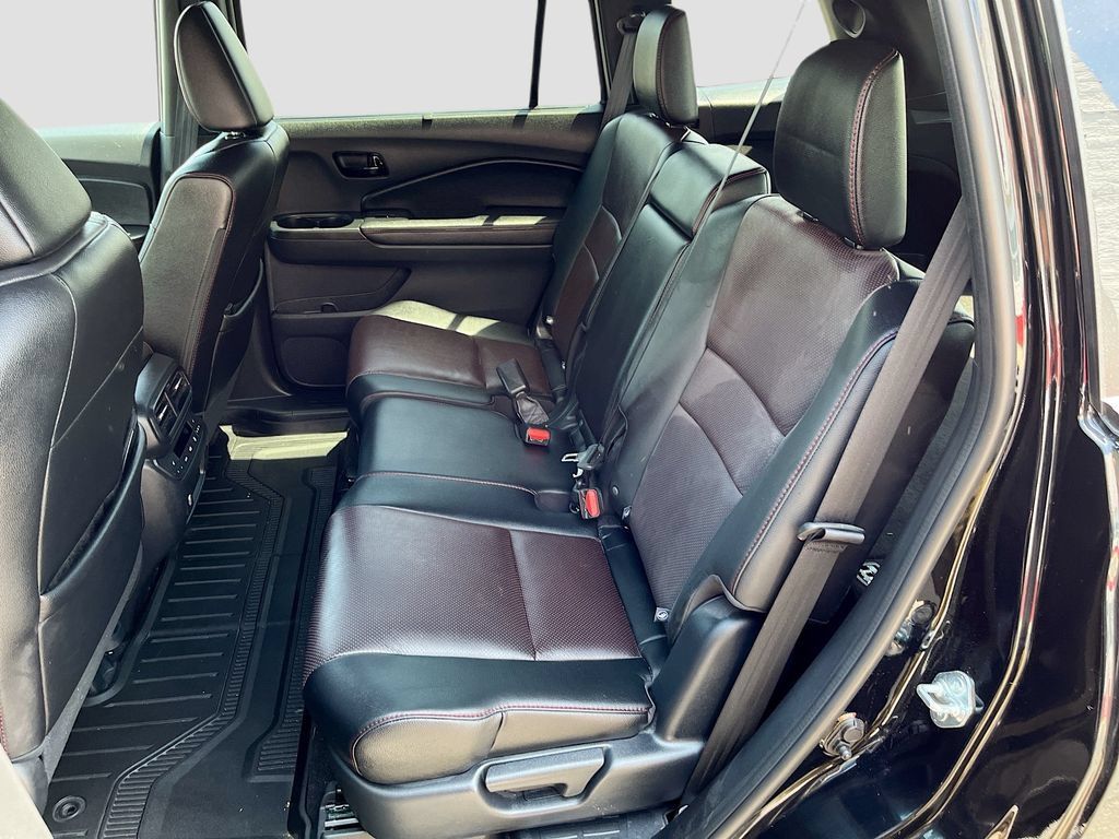 Used 2025 Honda Passport Black Edition image 26