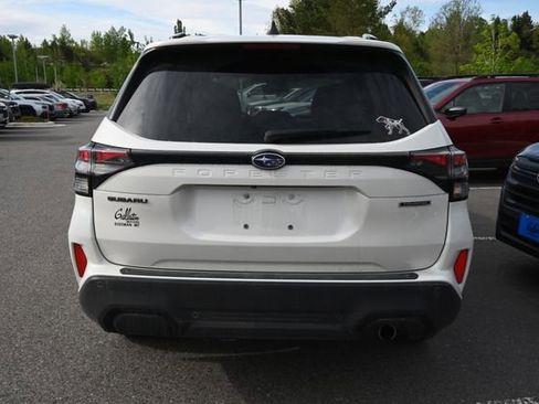 Used 2025 Subaru Forester Touring w/ Popular Package - Touring AWD/4WD image 7