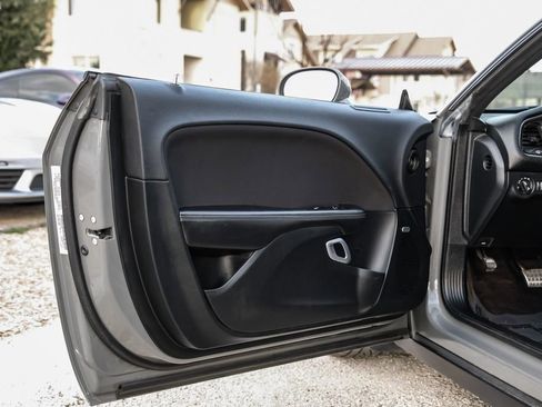 Used 2018 Dodge Challenger R/T image 37