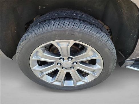 Used 2018 GMC Yukon XL Denali w/ Open Road Package RWD image 11