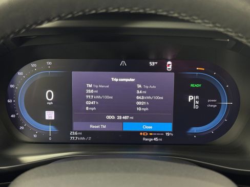 Used 2024 Volvo XC40 Recharge Plus w/ Protection Package Premier image 19