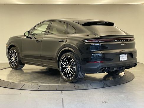 Used 2025 Porsche Cayenne Coupe image 3