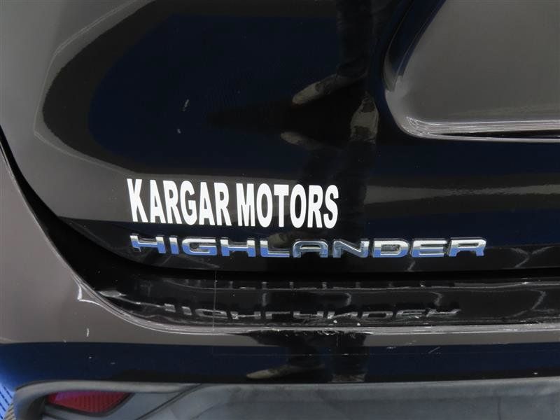 Used 2022 Toyota Highlander L FWD image 9