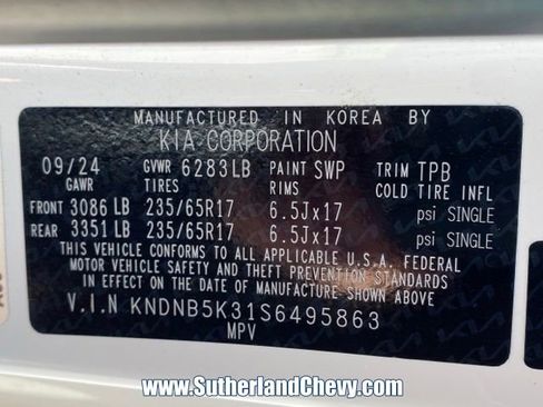 Used 2025 Kia Carnival FWD image 42