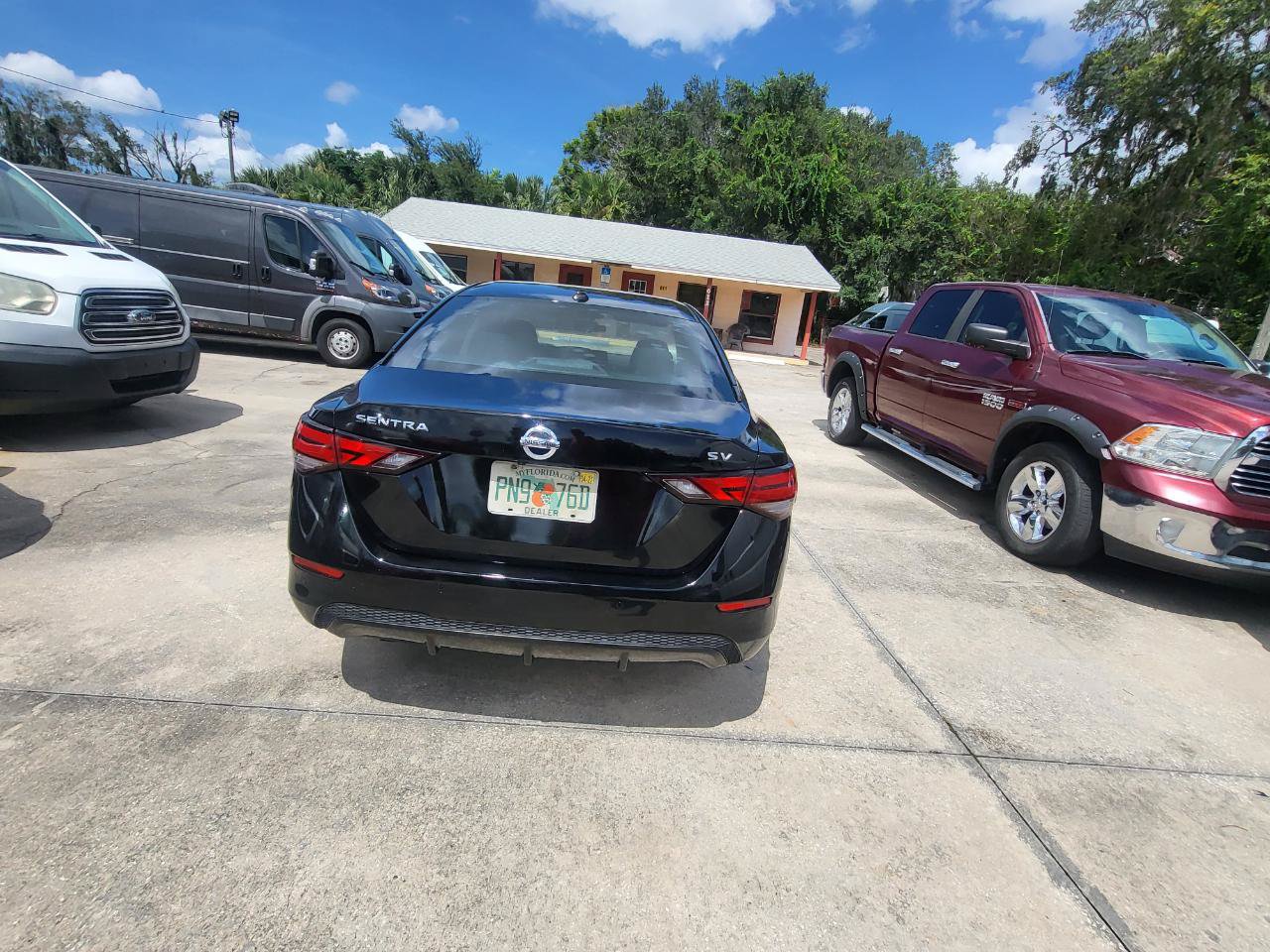 Used 2021 Nissan Sentra SV FWD image 11