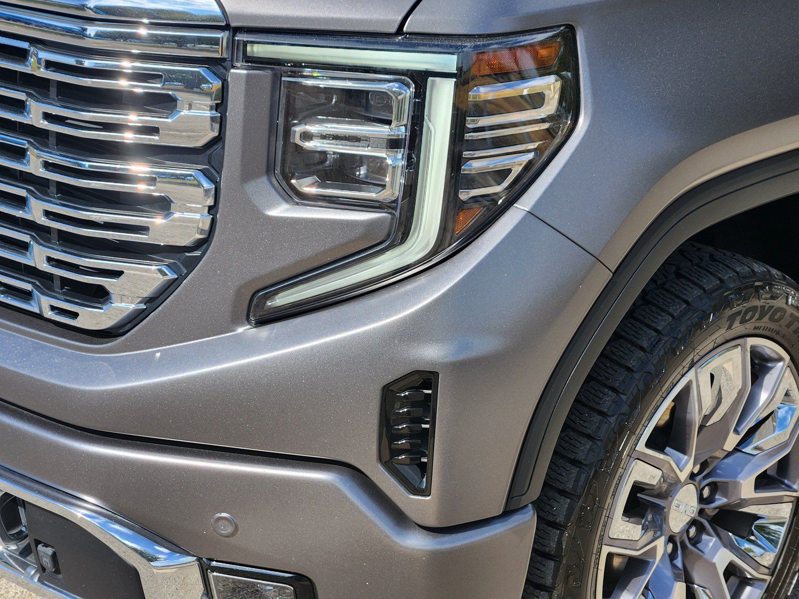 Used 2023 GMC Sierra 1500 Denali w/ Denali Reserve Package AWD/4WD image 28
