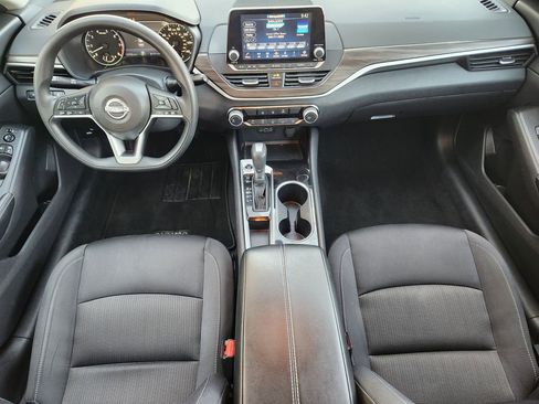 Used 2024 Nissan Altima 2.5 SV image 24