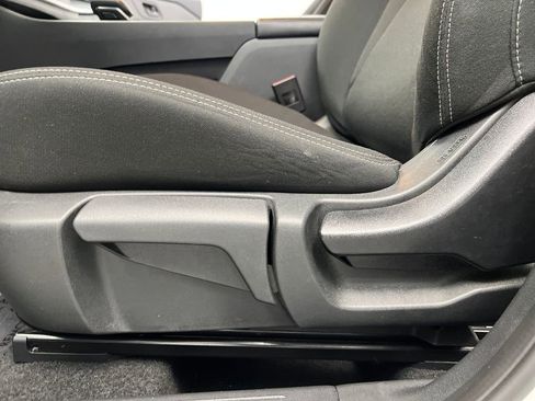 Used 2024 Nissan Rogue S image 10