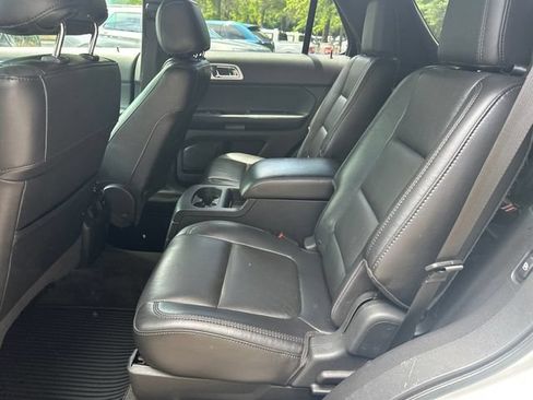 Used 2011 Ford Explorer Limited w/ 301A Rapid Spec Order Code FWD image 21