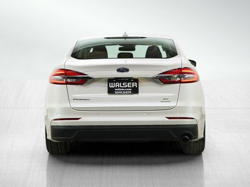 Used 2019 Ford Fusion SE image 4