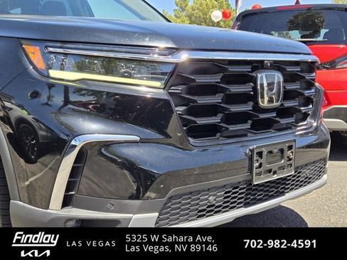 Used 2023 Honda Pilot Elite image 2