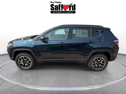 New 2026 Jeep Compass Trailhawk w/ Sun, Sound & Navigation Group AWD/4WD image 5