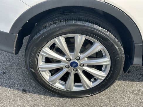 Used 2017 Ford Escape Titanium image 19