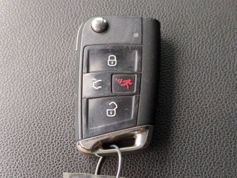 Used 2021 Volkswagen Tiguan SE R-Line image 29